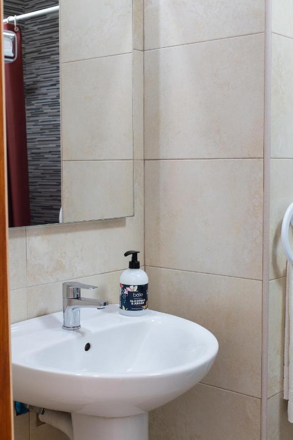 Hostal Yebisah Санта Еулалия дел Рио Екстериор снимка