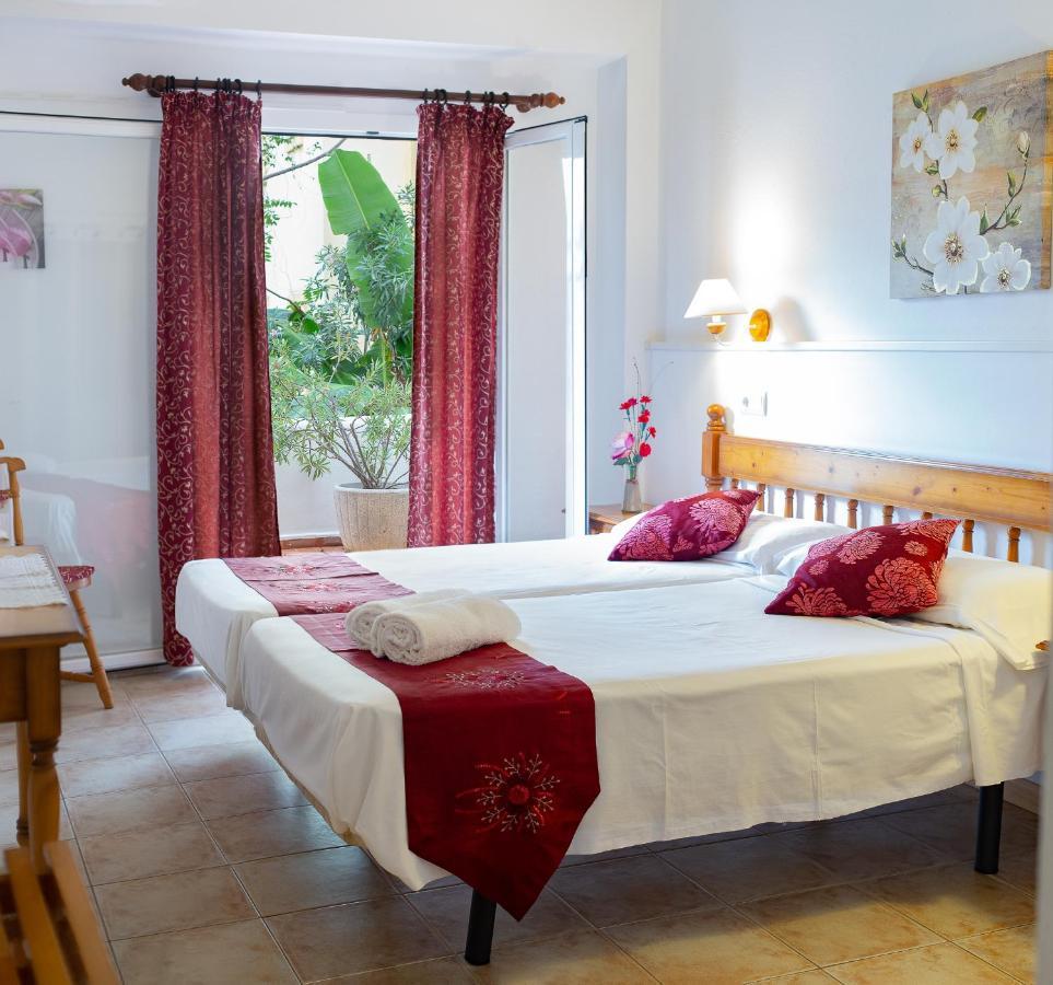 Hostal Yebisah Санта Еулалия дел Рио Екстериор снимка