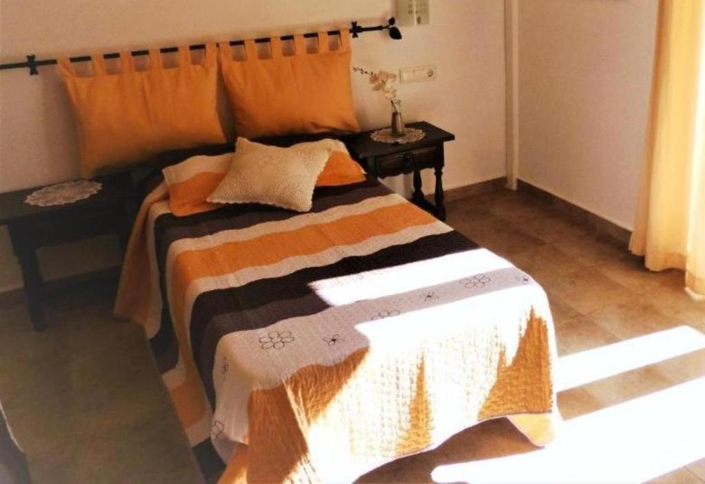 Hostal Yebisah Санта Еулалия дел Рио Екстериор снимка