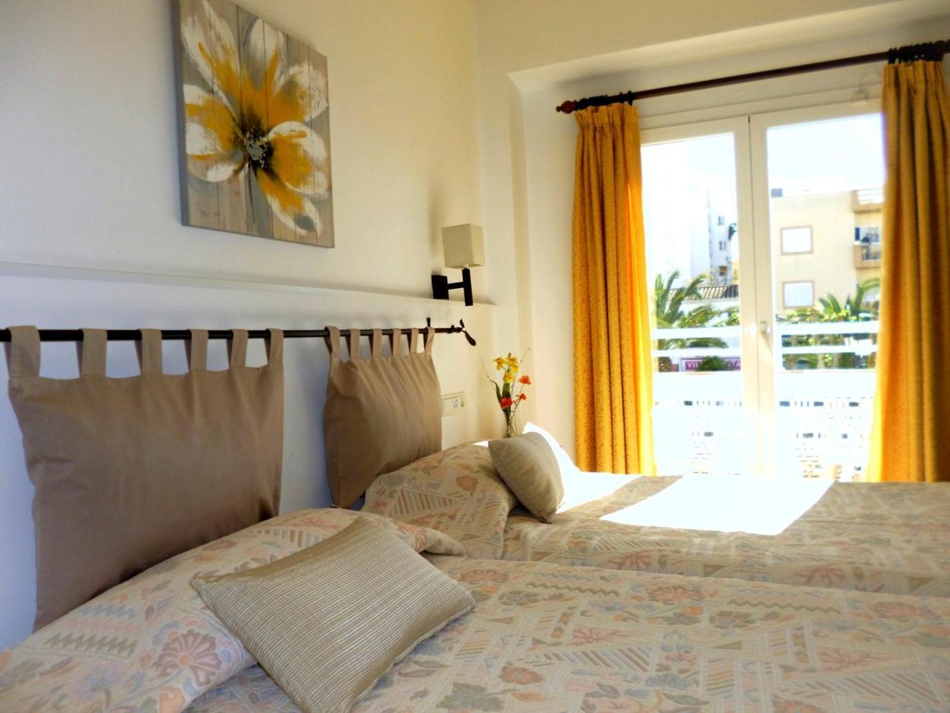 Hostal Yebisah Санта Еулалия дел Рио Екстериор снимка