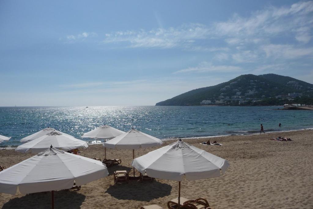 Hostal Yebisah Санта Еулалия дел Рио Екстериор снимка
