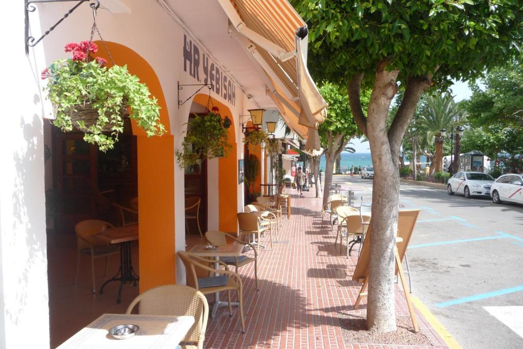 Hostal Yebisah Санта Еулалия дел Рио Екстериор снимка