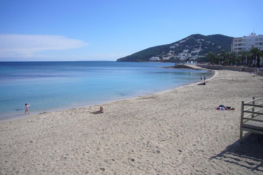 Hostal Yebisah Санта Еулалия дел Рио Екстериор снимка