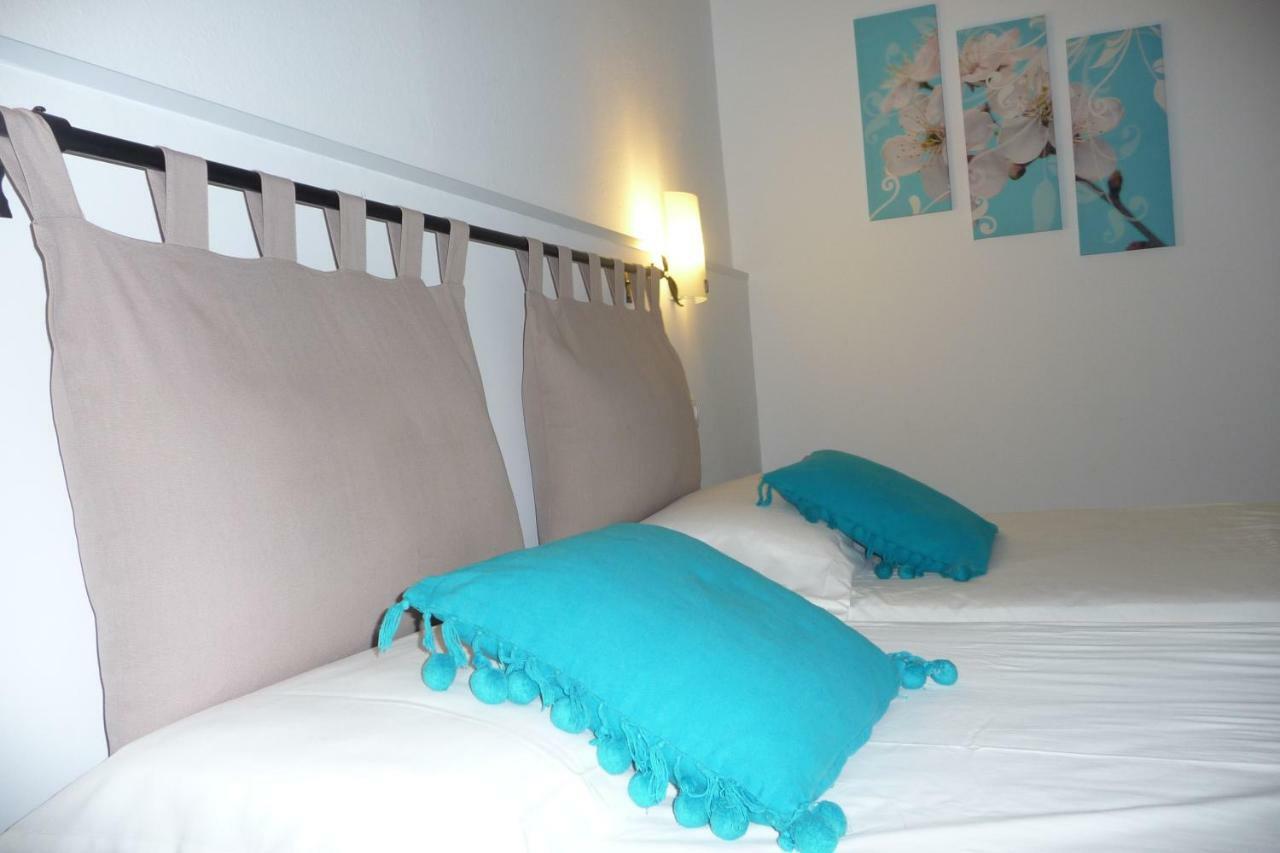 Hostal Yebisah Санта Еулалия дел Рио Екстериор снимка